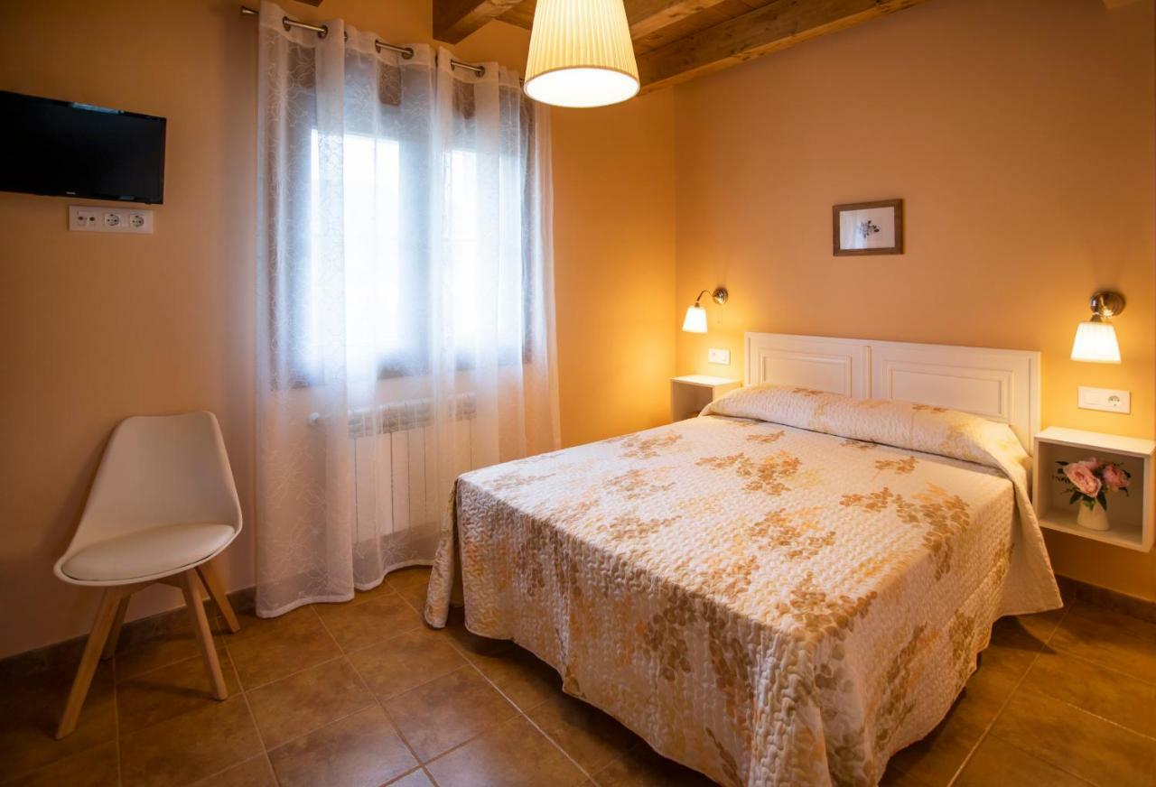 El Campo Mateo Apartamentos กังกัส เด โอนิส ภายนอก รูปภาพ